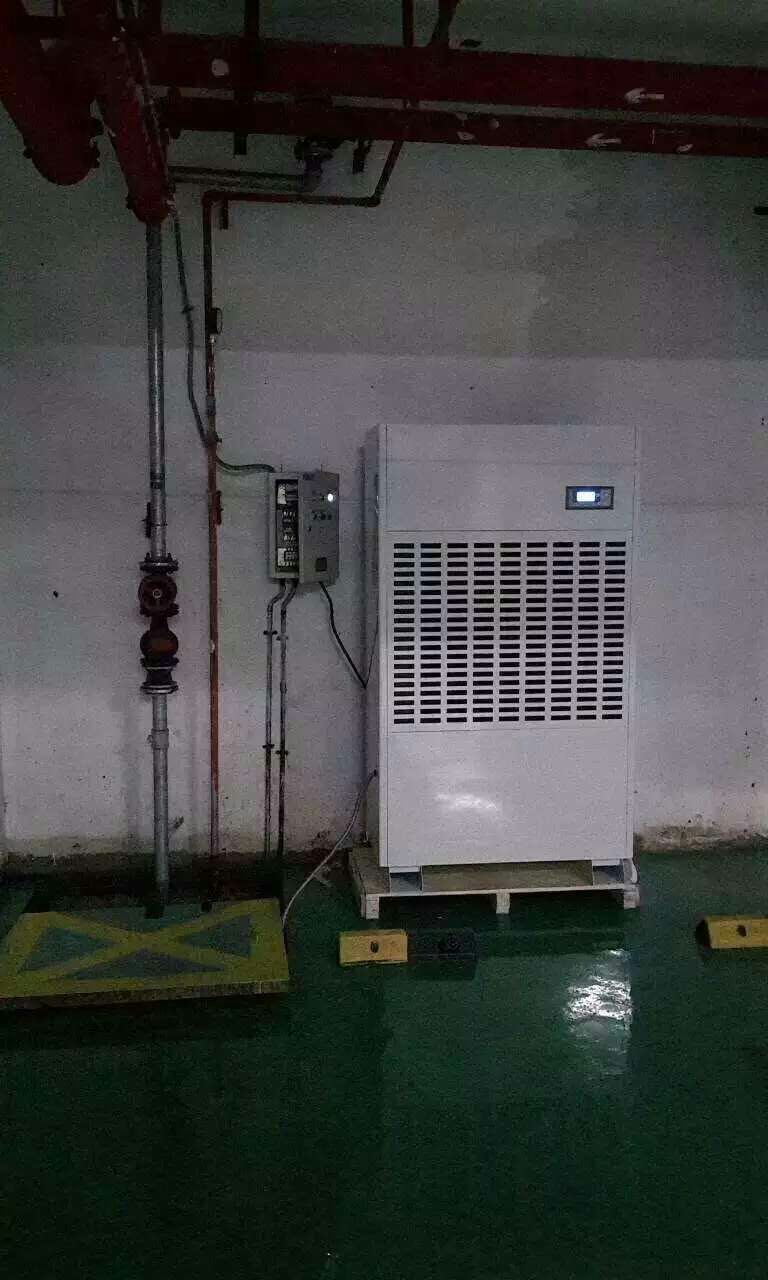 庫房和車庫